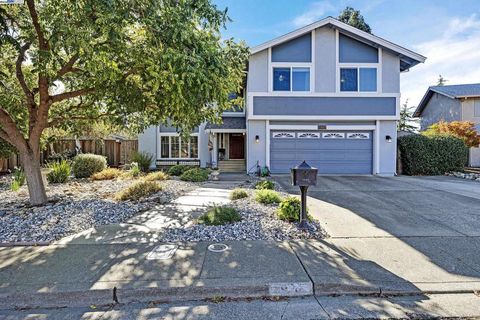Photo of 921 Bolton Cir Cir, Benicia, CA 94510 (MLS # 41116239) Photo of 921 Bolton Cir Cir, Benicia, CA 94510 (MLS # 41116239)