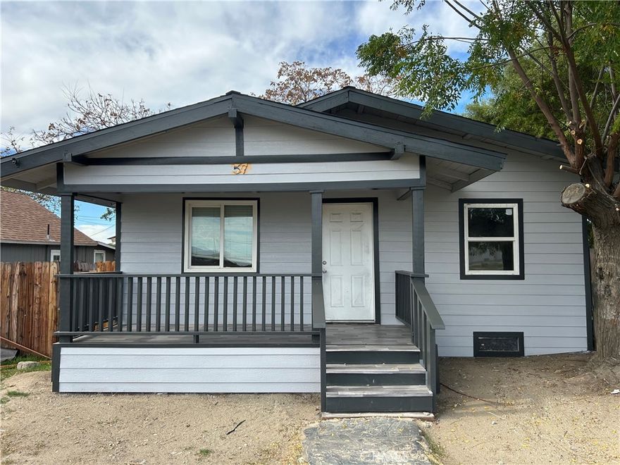 Convenient to everything that Banning has to offer, the locational amenities of this 3-bedroom, 1.5-bathroom property are enough to earn a spot on your short list. While you are still absorbing the open concept design, don't be surprised if you decide that this is the one. Hardwoods are visually and acoustically pleasing in all major rooms and corridors. The open floor plan, with its neutral color palette, is the perfect canvas for your design vision.



The kitchen is recently updated, and features granite counters and major appliances in an attractive layout. The kitchen also includes a Completely Remodeled. The entire scene shines beneath stylish lighting. As a retreat to relax at night and recharge for tomorrow, the newly updated main-floor primary bedroom cannot be beat. There is also a Completely Remodeled. The other 2 bedrooms, unique and quiet, offer the convenience of ground floor accessibility.



The driveway easily parks two vehicles



Positioned on a low-traffic corner lot, the home is in a hub location. "Be right there" radius also includes nearby schools. You'll enjoy spectacular views of San Gorgornio. This appealing abode is a great Banning charmer



Don't let someone pick this ripe one from the vine ahead of you.