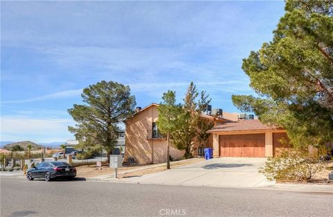 Photo of 16462 Kalo Rd, Apple Valley, CA 92307 (MLS # PW26045328)