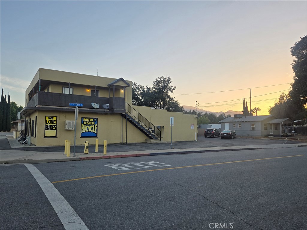 1002 Beaumont