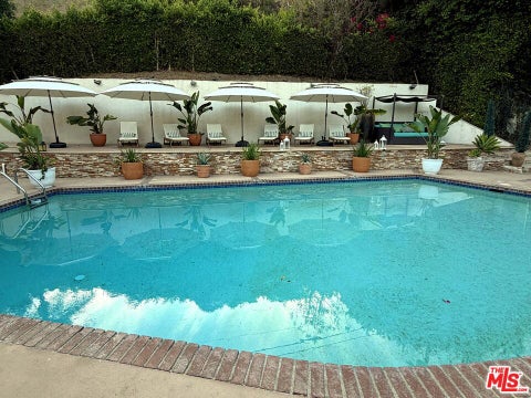 Tiny photo for 1727 San Ysidro Drive, Beverly Hills, CA 90210 (MLS # 26877429)