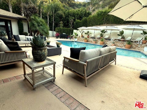 Tiny photo for 1727 San Ysidro Drive, Beverly Hills, CA 90210 (MLS # 26877429)