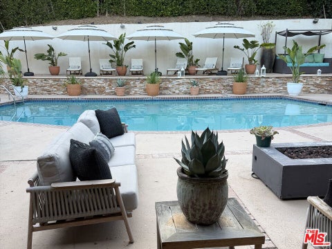 Tiny photo for 1727 San Ysidro Drive, Beverly Hills, CA 90210 (MLS # 26877429)