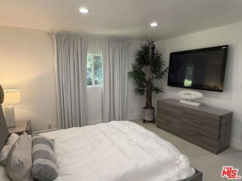 Tiny photo for 1727 San Ysidro Drive, Beverly Hills, CA 90210 (MLS # 26877429)