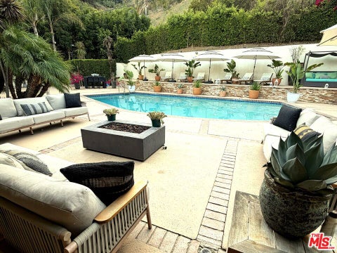 Tiny photo for 1727 San Ysidro Drive, Beverly Hills, CA 90210 (MLS # 26877429)