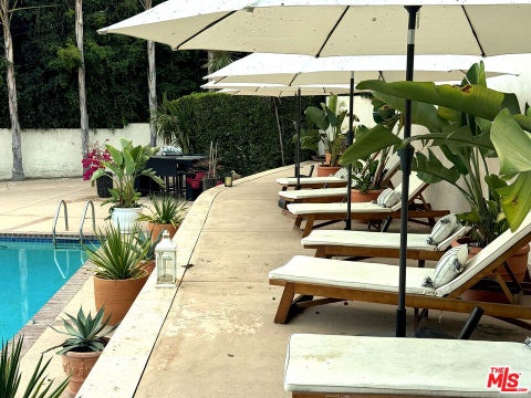 Tiny photo for 1727 San Ysidro Drive, Beverly Hills, CA 90210 (MLS # 26877429)