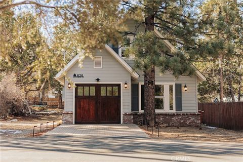 Photo of 630 Victoria Lane, Sugarloaf, CA 92386 (MLS # HD25234103)