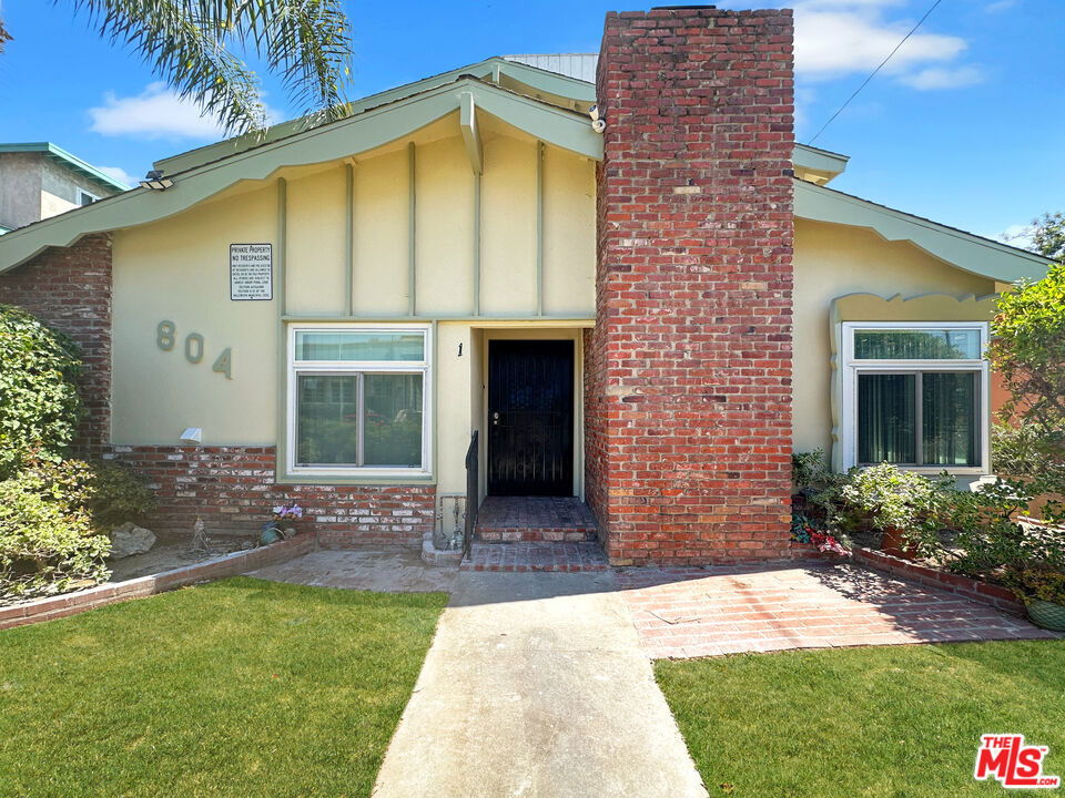 Welcome to this Bright and Spacious ground floor fully remodeled 3bd2ba apartment home with all the bells and whistles. Feels like home with a spacious living room with decorative brick fireplace and fenced front yard. Beautiful remodeled kitchen with new cabinets, quartz countertops, stainless steel appliances, stackable washer and dryer, laminate and tile floors, recess lighting, central a/c and heat, remodeled bathroom, and calming treetop views. This home offers plenty of storage with an extra storage closet, linen closets and large wall to wall bedroom closets. Triple pane windows, 1 parking space, and plenty of street parking (permitted). Close to Vons Supermarket, Starbucks, Forum, Sofi, Intuit, and move theater. Come see it while it is available. Sorry No Pets and No Smoking. Tenant pays gas, electric, and renters insurance.
