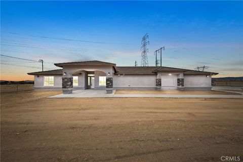 Photo of 9835 Pyrite Avenue, Hesperia, CA 92345 (MLS # HD26135558)