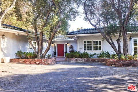 Photo of 2200 Outpost Drive, Los Angeles, CA 90068 (MLS # 26908259)