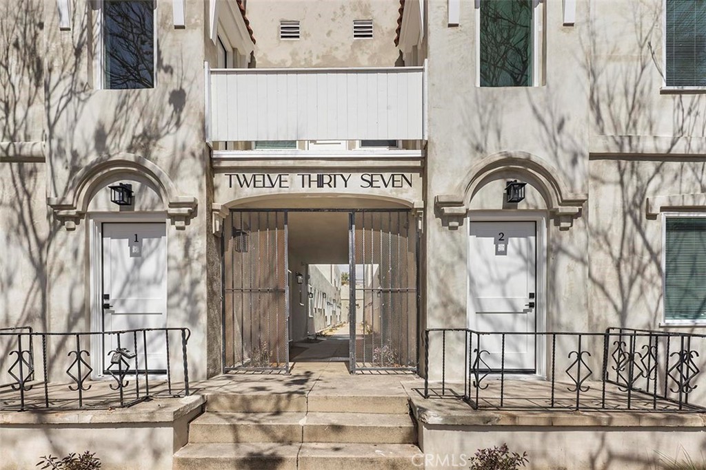 1237 E 1st Street