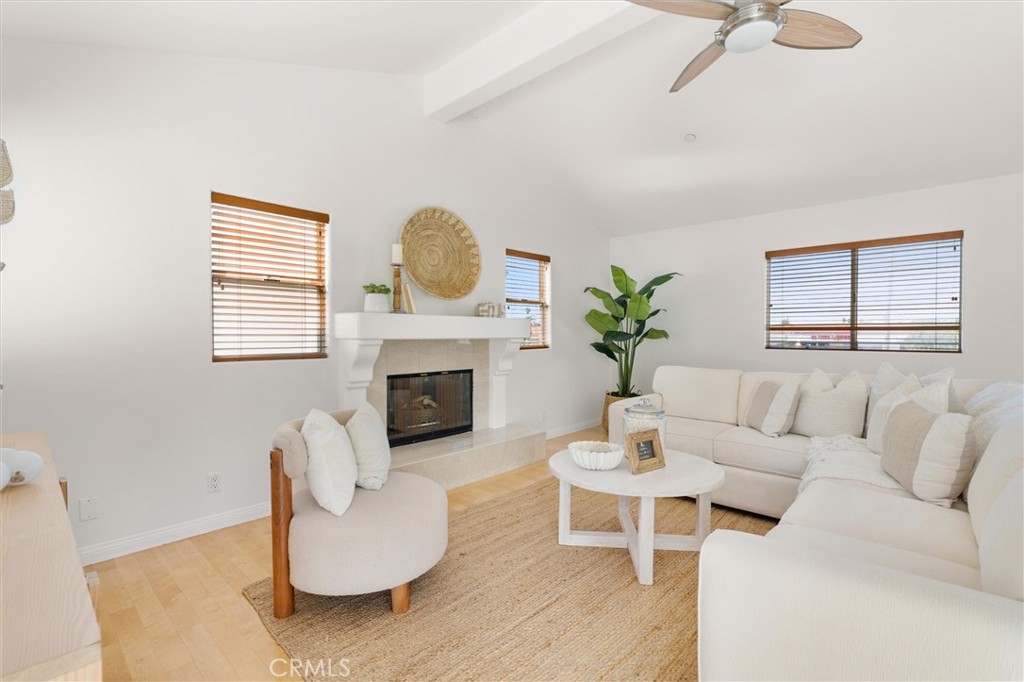 2405 Vanderbilt Lane C