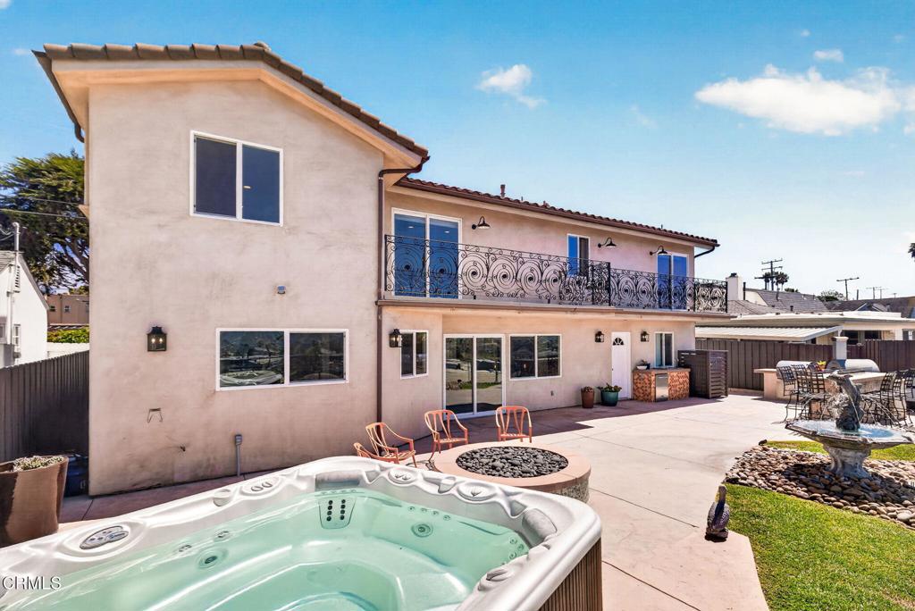 Ventura, California, 93001, United States, 3 Bedrooms Bedrooms, ,4 BathroomsBathrooms,Residential,Active,2045009