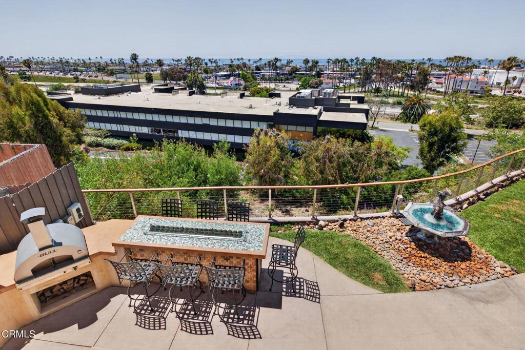 Ventura, California, 93001, United States, 3 Bedrooms Bedrooms, ,4 BathroomsBathrooms,Residential,Active,2045009