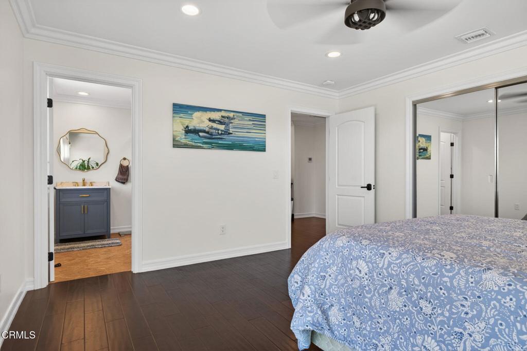 Ventura, California, 93001, United States, 3 Bedrooms Bedrooms, ,4 BathroomsBathrooms,Residential,Active,2045009