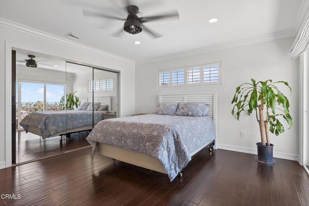 Ventura, California, 93001, United States, 3 Bedrooms Bedrooms, ,4 BathroomsBathrooms,Residential,Active,2045009