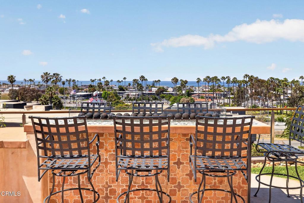 Ventura, California, 93001, United States, 3 Bedrooms Bedrooms, ,4 BathroomsBathrooms,Residential,Active,2045009
