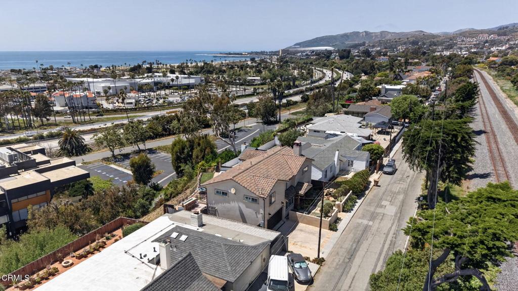 Ventura, California, 93001, United States, 3 Bedrooms Bedrooms, ,4 BathroomsBathrooms,Residential,Active,2045009