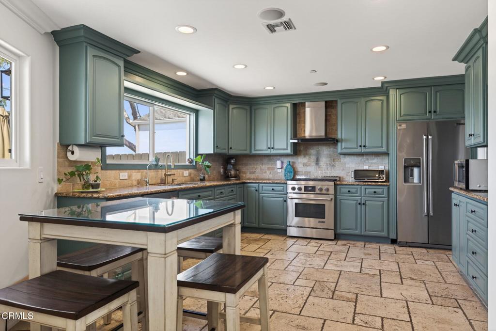 Ventura, California, 93001, United States, 3 Bedrooms Bedrooms, ,4 BathroomsBathrooms,Residential,Active,2045009