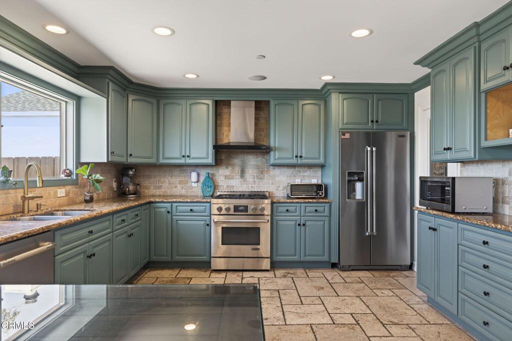 Ventura, California, 93001, United States, 3 Bedrooms Bedrooms, ,4 BathroomsBathrooms,Residential,Active,2045009