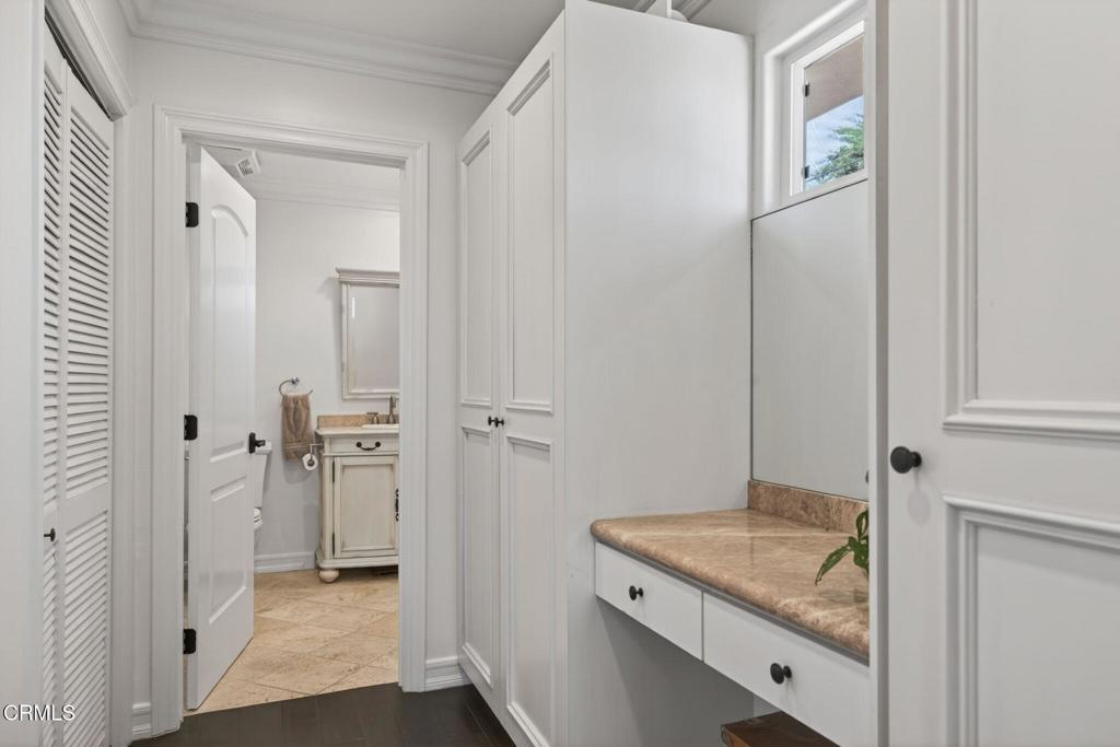 Ventura, California, 93001, United States, 3 Bedrooms Bedrooms, ,4 BathroomsBathrooms,Residential,Active,2045009