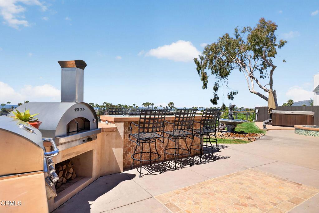 Ventura, California, 93001, United States, 3 Bedrooms Bedrooms, ,4 BathroomsBathrooms,Residential,Active,2045009