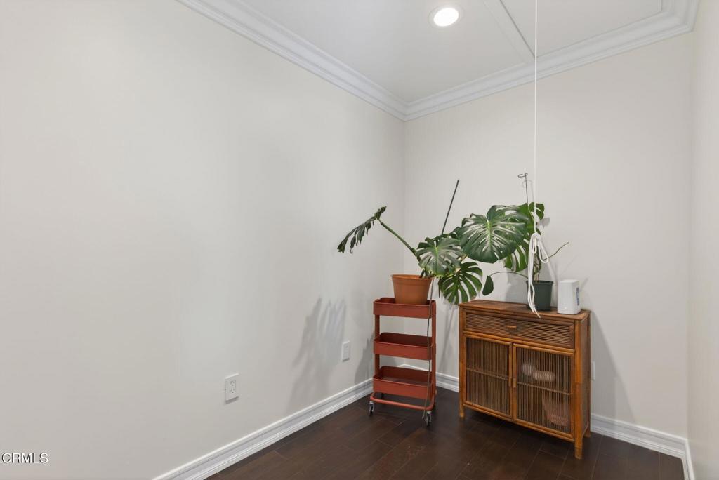 Ventura, California, 93001, United States, 3 Bedrooms Bedrooms, ,4 BathroomsBathrooms,Residential,Active,2045009