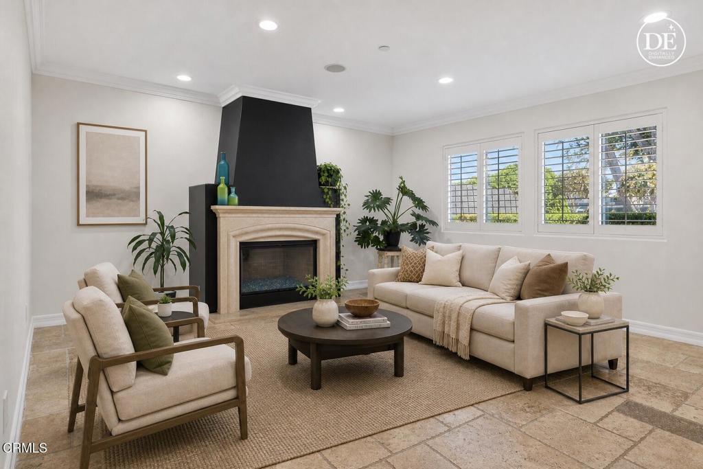 Ventura, California, 93001, United States, 3 Bedrooms Bedrooms, ,4 BathroomsBathrooms,Residential,Active,2045009