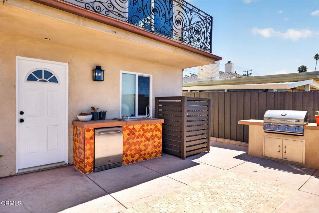 Ventura, California, 93001, United States, 3 Bedrooms Bedrooms, ,4 BathroomsBathrooms,Residential,Active,2045009