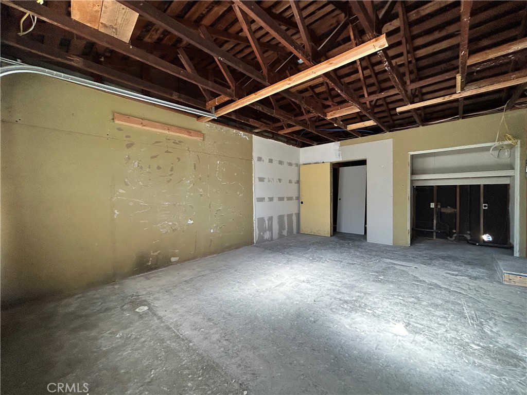 PROPERTIES 941 Marina