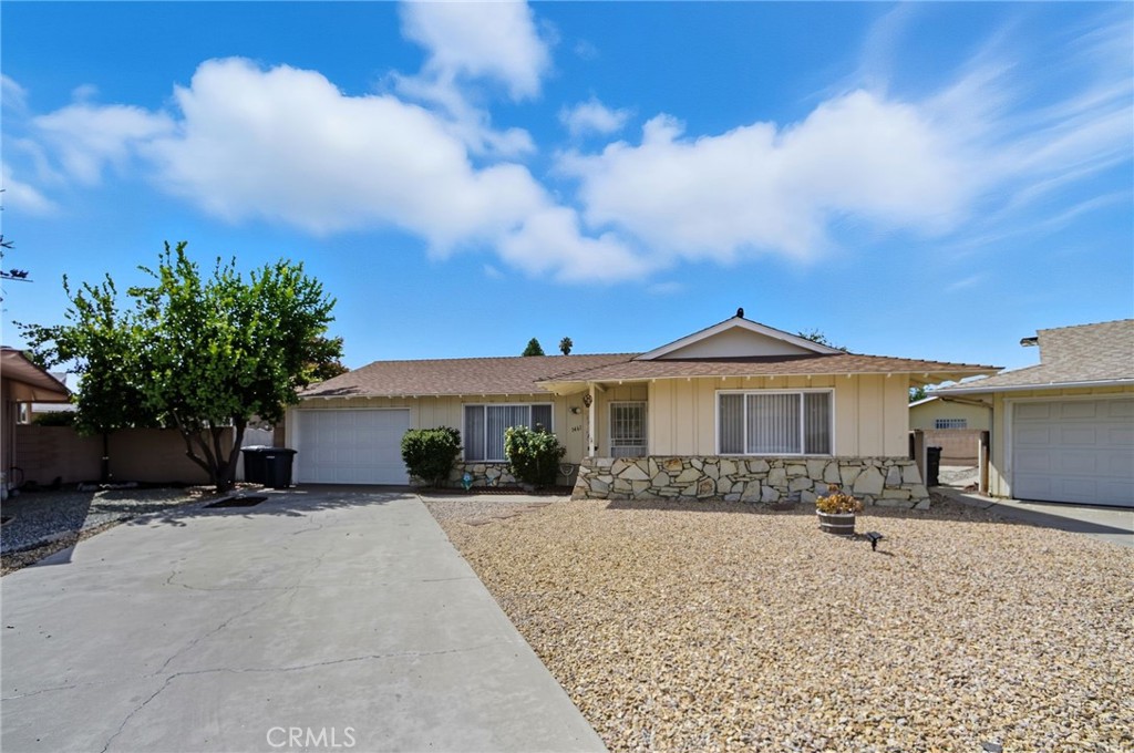 Welcome to 1461 W Westmont Ave, located in the Panorama Village 55+ community in Hemet. This 2-bedroom, 2-bathroom home offers a solid foundation for someone looking to update and make it their own. The home offers a great opportunity for updates and personal touches to suit your style. A full screened-in and covered back porch adds additional space to enjoy the outdoors year-round. Panorama Village offers a range of amenities for residents, including a golf course, clubhouse, swimming pool, sauna, billiard room, indoor shuffleboard, a dog park, and a library. Whether you're looking for an active lifestyle or a quiet place to relax, this community has something to offer. This is a great chance to invest in a home with potential in a well-established neighborhood.