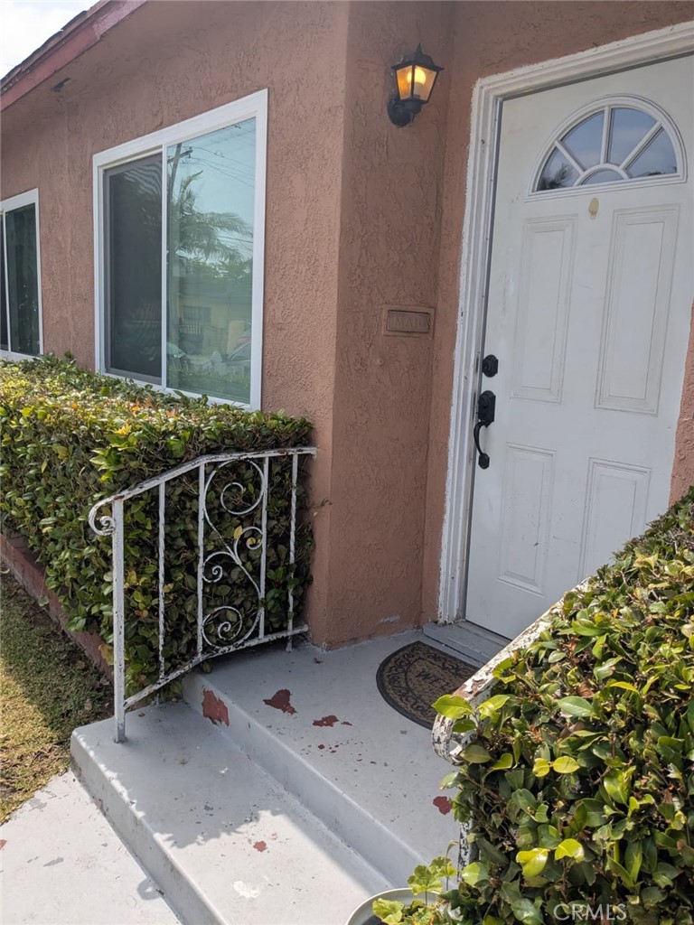Welcome to this lovely Home, in the city of South Gate. 2 bedrooms 1-bathroom newly remodel, spacious Living room. New double glass windows and wooden floors, Front and back patio for your gatherings. Each bedroom includes their own AC, including the living room. The Garage is Converted with their own kitchen. (NO PERMIT) Located close to ST. Francis Hospital, supermarkets and schools.