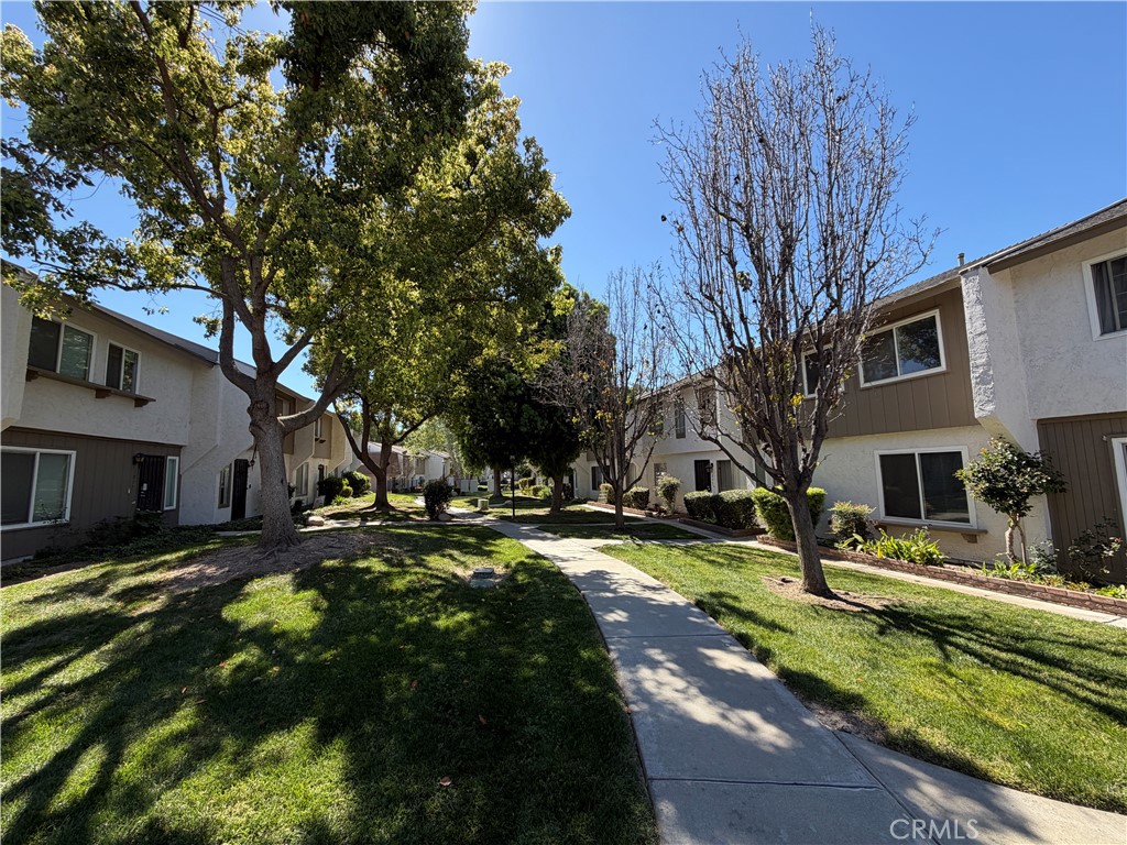 1091 Clark