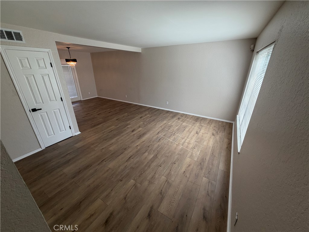 1091 Clark