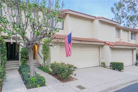 Photo of 926 Whitewater Dr, Fullerton, CA 92833 (MLS # PW26115339)