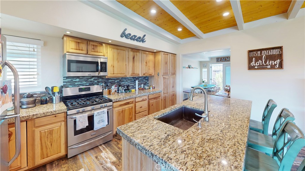 PROPERTIES 165 Damar