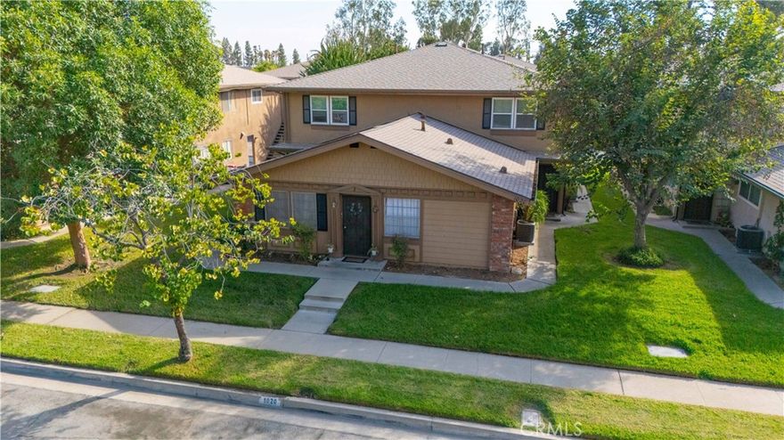 This charming 2-bedroom, 1-bathroom condo in Azusa offers a comfortable and inviting living space. The upgraded kitchen features a modern open floor plan, perfect for entertaining or enjoying everyday meals. Residents can take advantage of the community pool for relaxation and the convenient on-site laundry facility. Nestled in a friendly neighborhood, it’s a great area for evening strolls or quiet walks. With its ideal location and welcoming atmosphere, this condo is a wonderful place to call home.