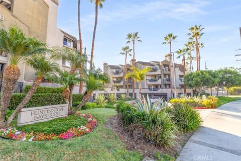 Photo of 400 Lake St #208 St, Huntington Beach, CA 92648 (MLS # OC25227632) Photo of 400 Lake St #208 St, Huntington Beach, CA 92648 (MLS # OC25227632)