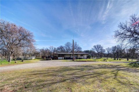Photo of 22400 22400 Via Pasado, Red Bluff, CA 96080 (MLS # SN25227787)