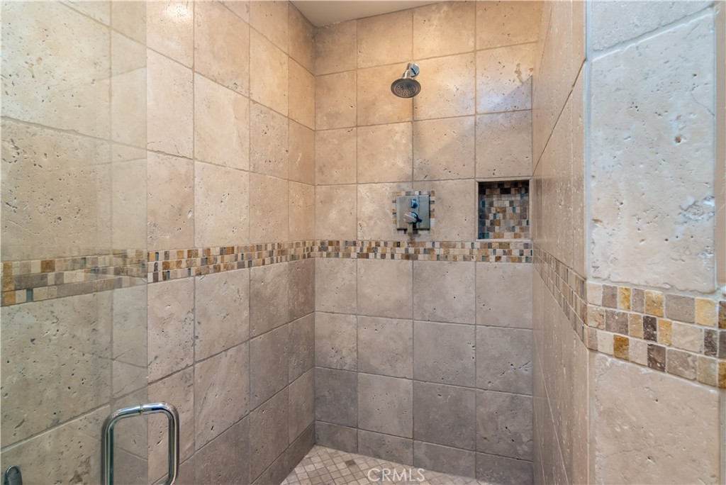 Oak Park (867) - Residential Lease