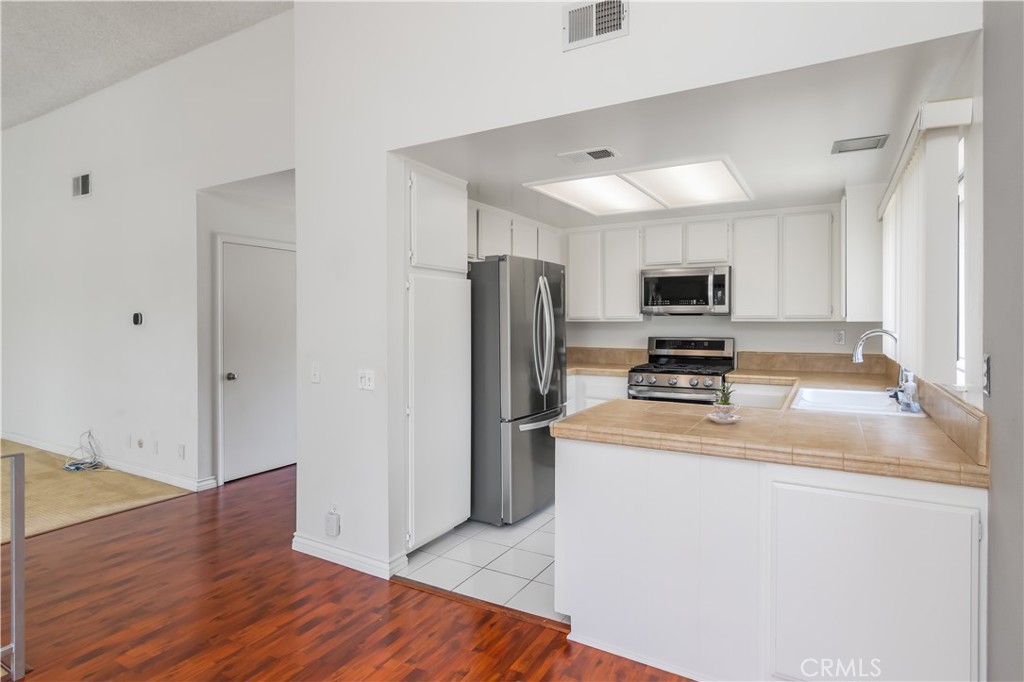 Oak Park (867) - Residential Lease