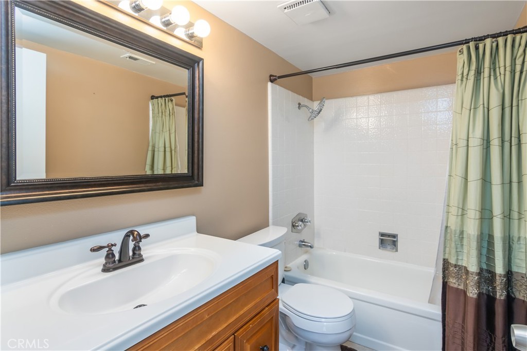 Oak Park (867) - Residential Lease