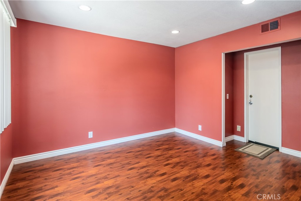 Oak Park (867) - Residential Lease