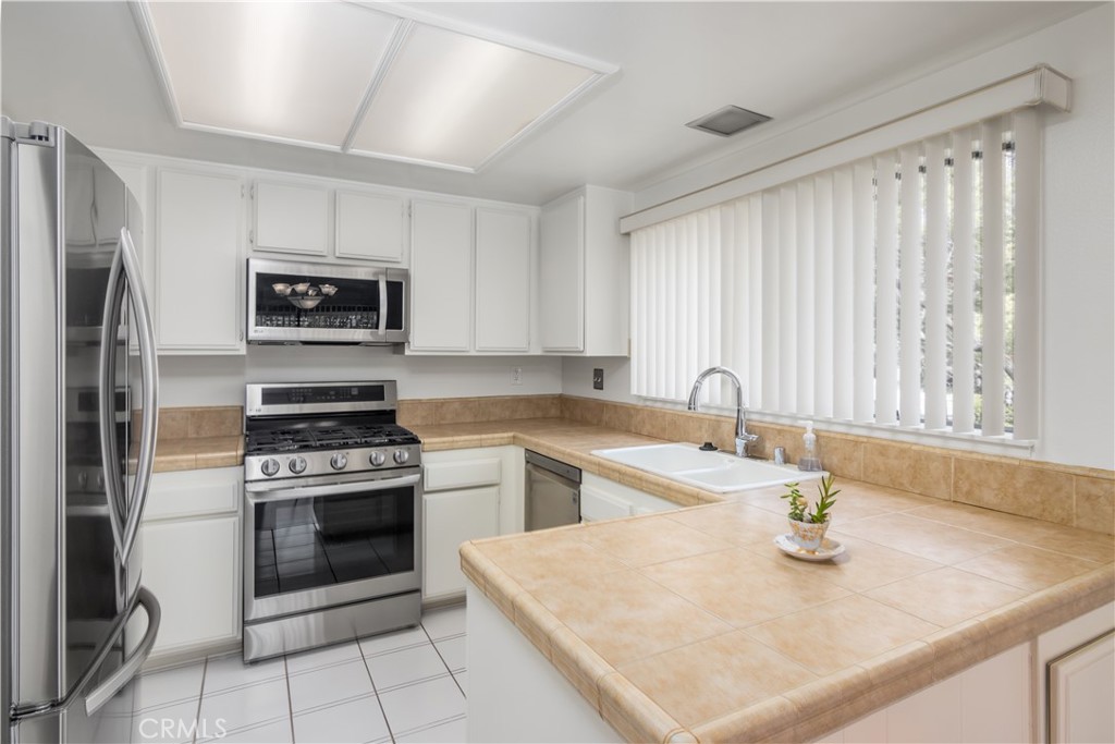 Oak Park (867) - Residential Lease
