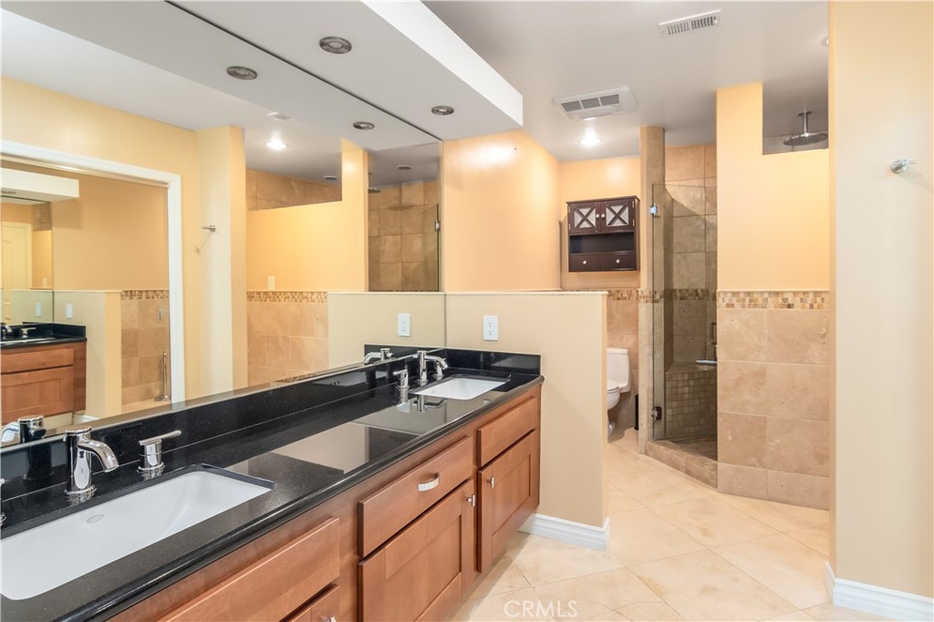 Oak Park (867) - Residential Lease