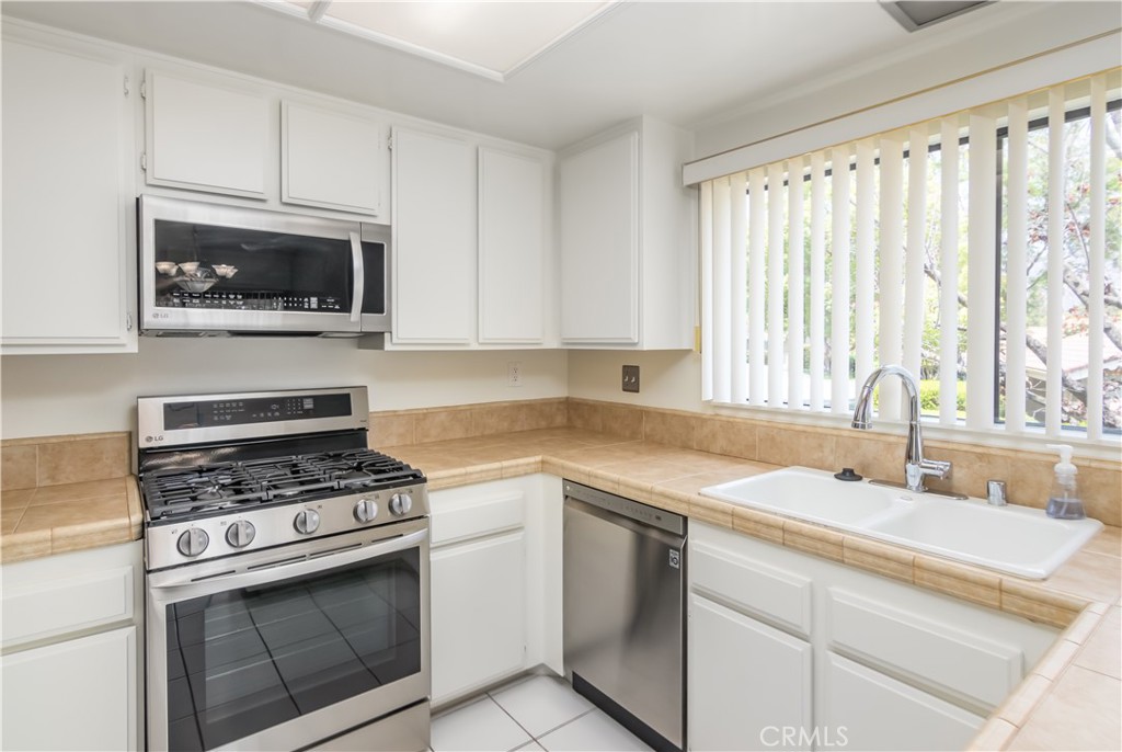 Oak Park (867) - Residential Lease