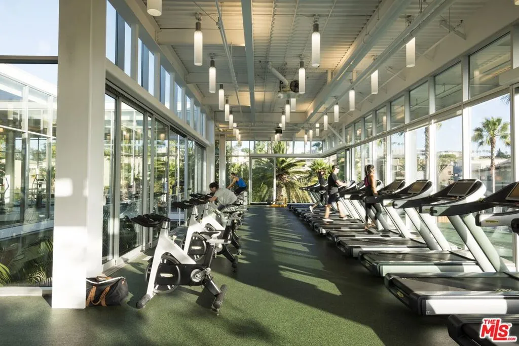 Playa Vista, California 90094, United States, 2 Bedrooms Bedrooms, ,2 BathroomsBathrooms,Residential,Active,202070