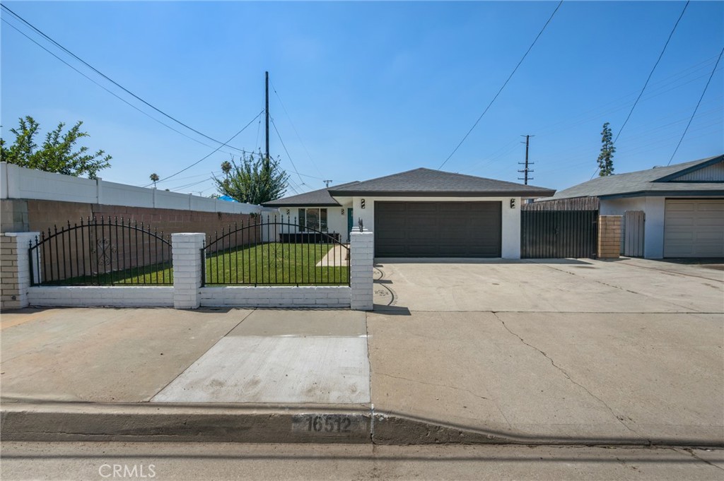 16512 E Cypress
