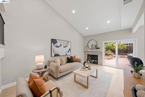 Photo of 5405 Diana Common, Fremont, CA 94555 (MLS # 41129721)