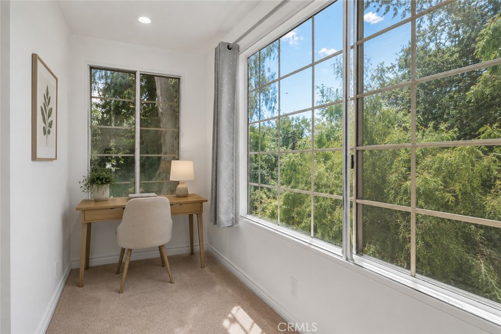 5525 Canoga Avenue 218